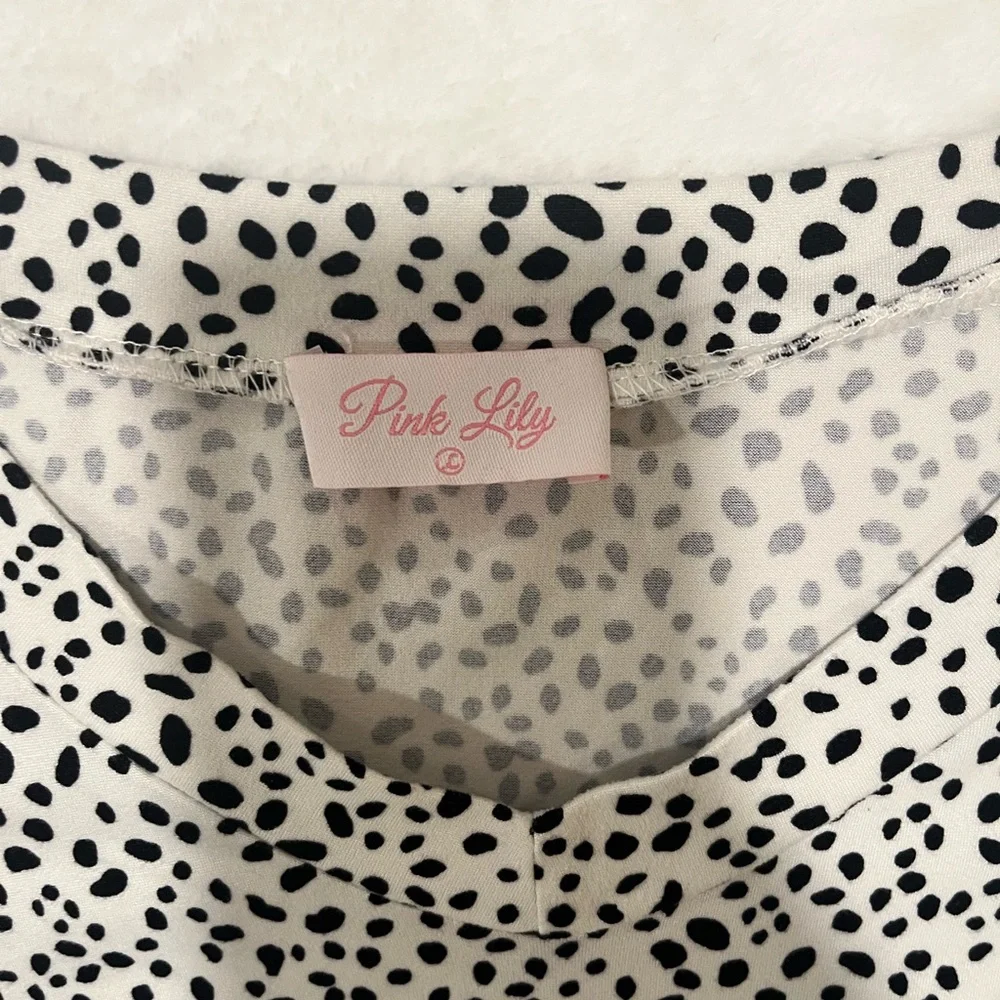 Pink Lily Large Top - Picture 3 of 6